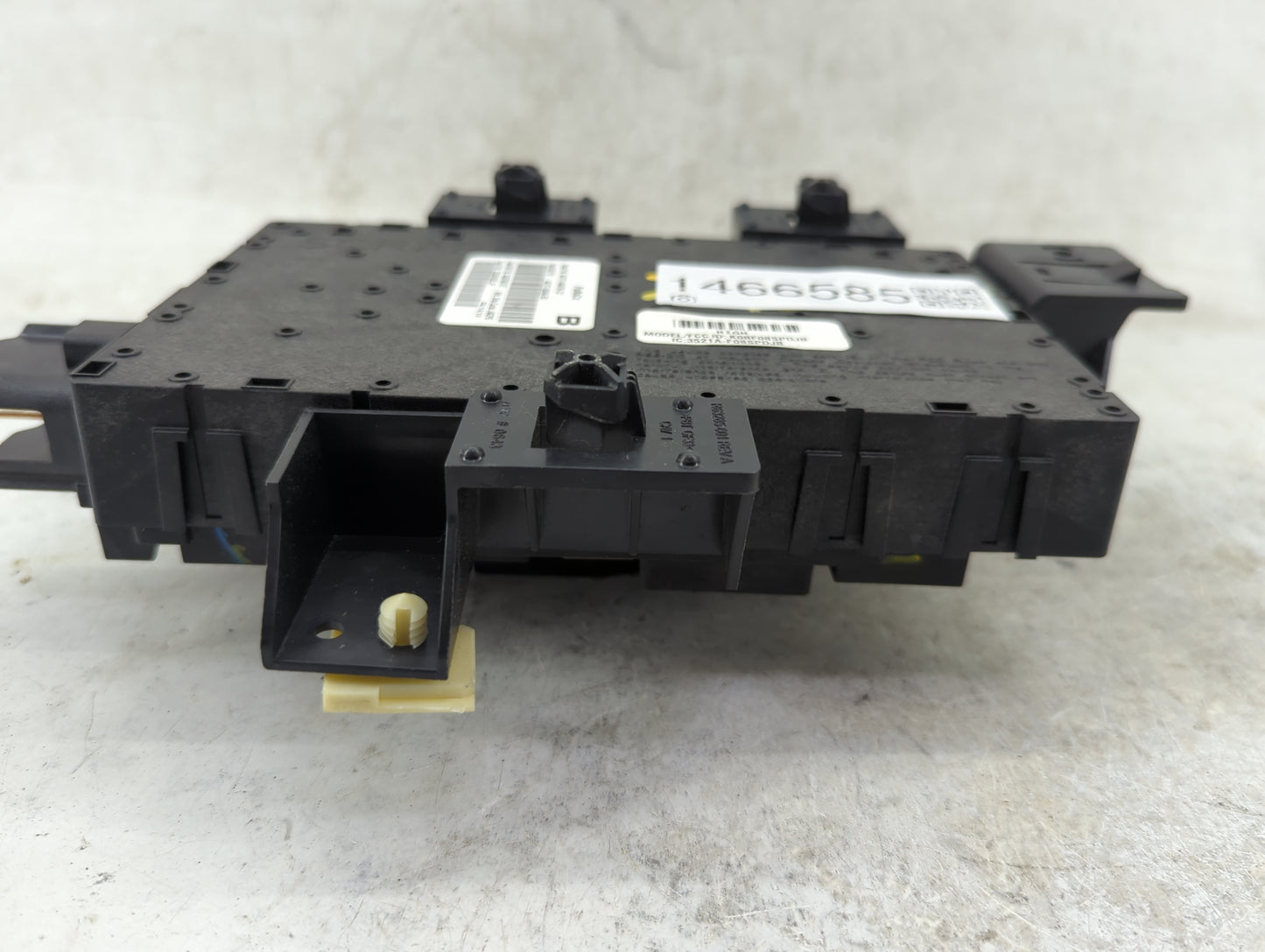 2010-2012 Ford Fusion Fusebox Fuse Box Panel Relay Module P/N:5S0F90167 AG1T-14B476-CD, AG1T-15604-BG Fits Fits 2010 2011 20