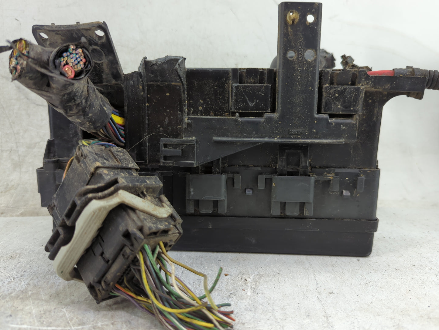 2010-2012 Ford Fusion Fusebox Fuse Box Panel Relay Module P/N:BE5T-14290-E Fits Fits 2010 2011 2012 OEM Used Auto Parts - Oe