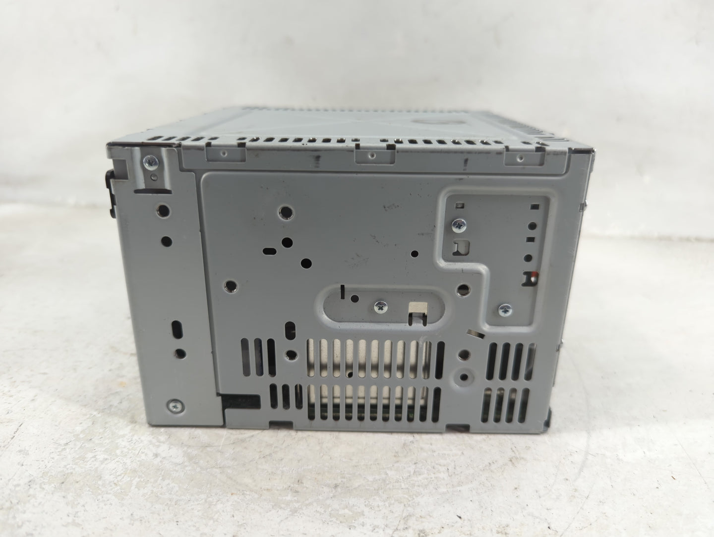 2010-2012 Ford Fusion Radio AM FM Cd Player Receiver Replacement P/N:BE5T-18D822-AB Fits Fits 2010 2011 2012 OEM Used Auto P