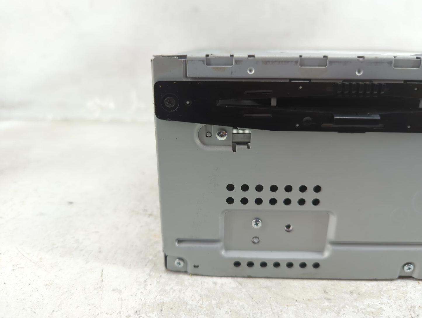 2011-2012 Ford Fusion Radio AM FM Cd Player Receiver Replacement P/N:BE5T-18D822-AB Fits Fits 2011 2012 OEM Used Auto Parts 