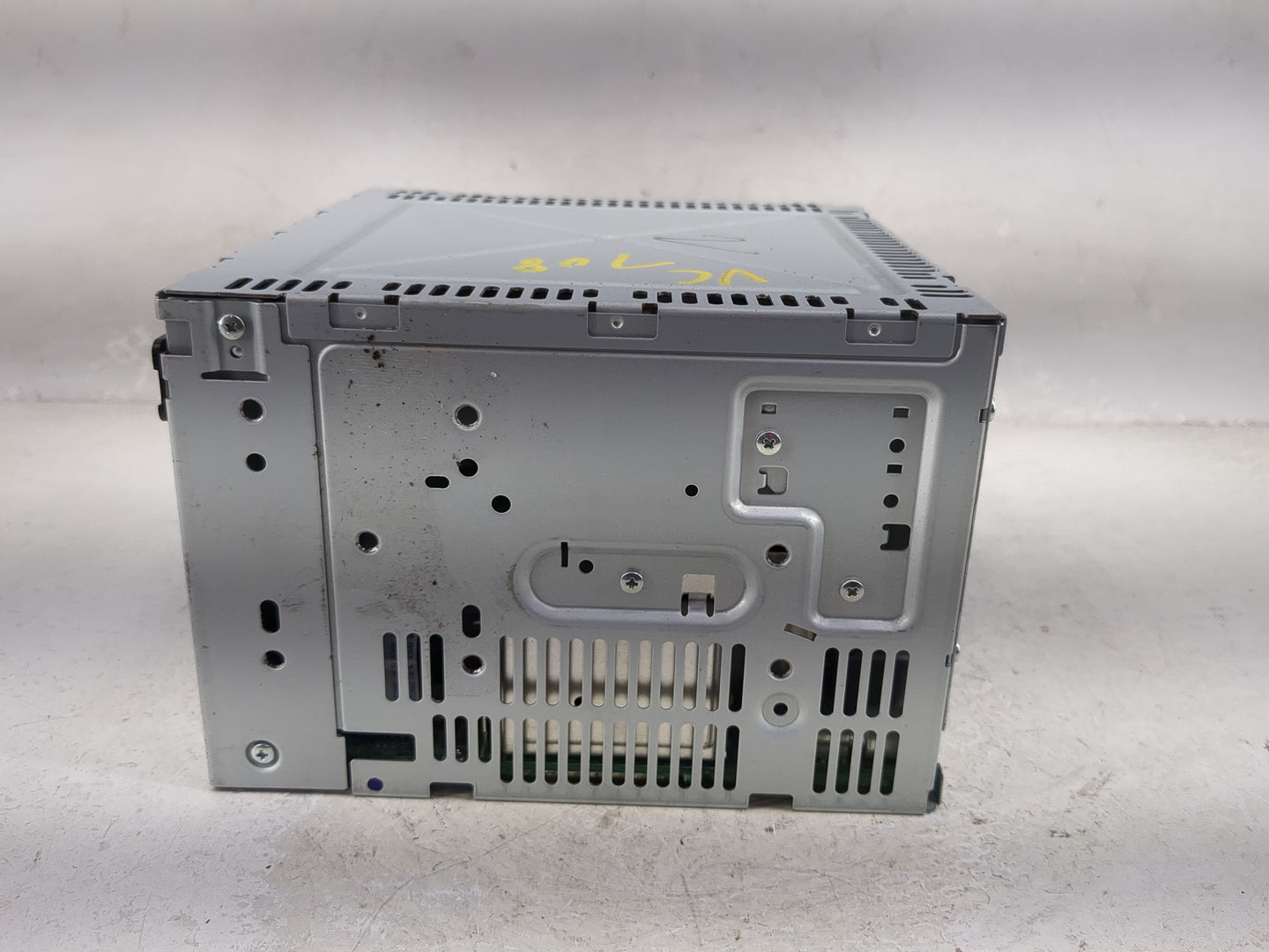 2011-2012 Ford Fusion Radio AM FM Cd Player Receiver Replacement P/N:BE5T-18D822-AB Fits Fits 2011 2012 OEM Used Auto Parts 