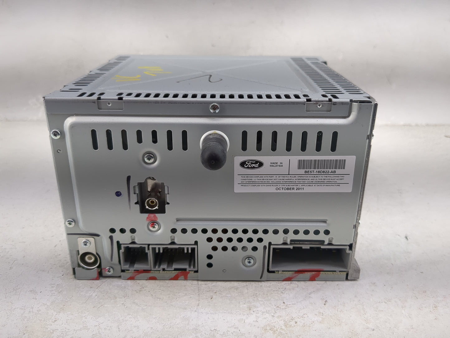 2011-2012 Ford Fusion Radio AM FM Cd Player Receiver Replacement P/N:BE5T-18D822-AB Fits Fits 2011 2012 OEM Used Auto Parts 