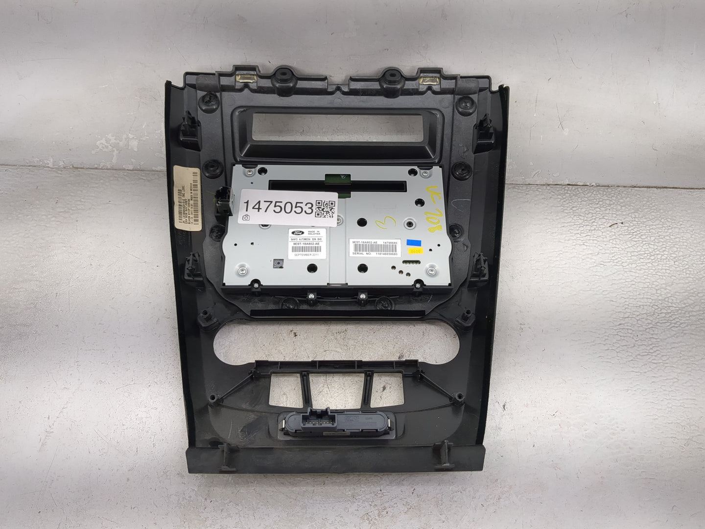 2010-2012 Ford Fusion Radio Control Panel 1475053 - Oemusedautoparts1.com