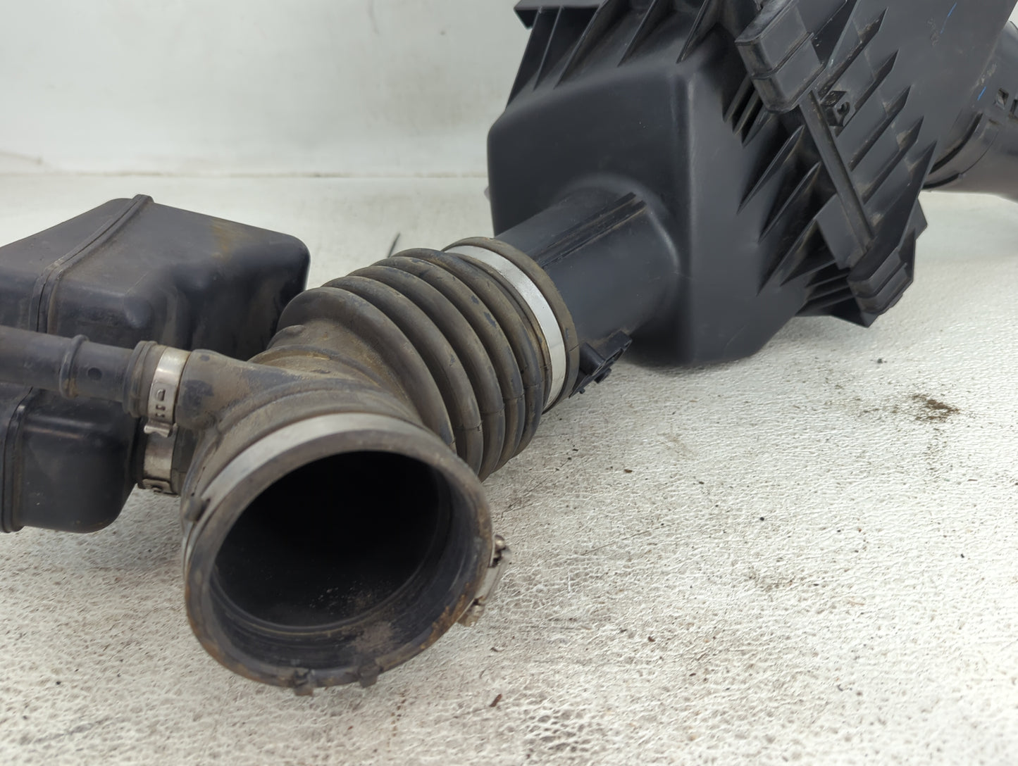 2010-2012 Ford Fusion Air Cleaner Intake-duct Hose Tube 1494230 - Oemusedautoparts1.com