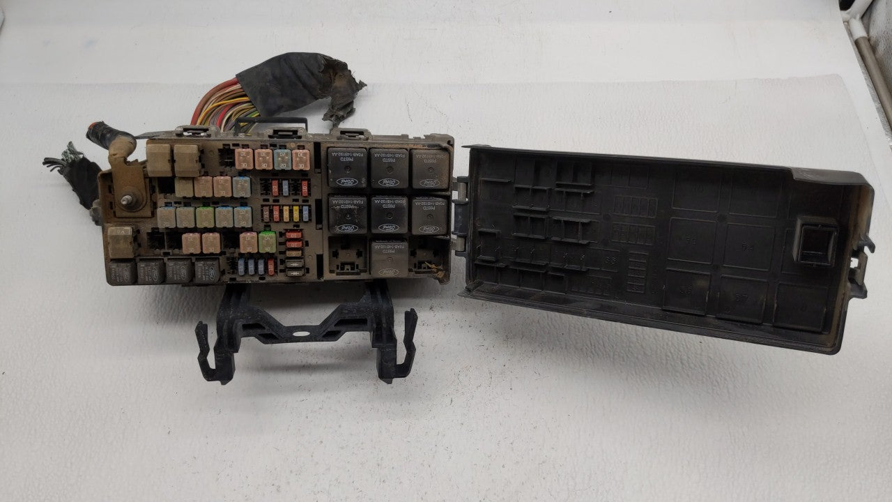 2010-2012 Ford Fusion Fusebox Fuse Box Panel Relay Module P/N:6E5T-14A003-AB BE5T-14290-E Fits Fits 2010 2011 2012 OEM Used 