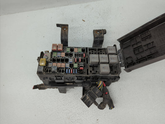 2010-2012 Ford Fusion Fusebox Fuse Box Panel Relay Module P/N:AE5T-14290-E 6E5T-14A003-AB, BE5T-14290-E Fits Fits 2010 2011 2012 OEM Used Auto Parts