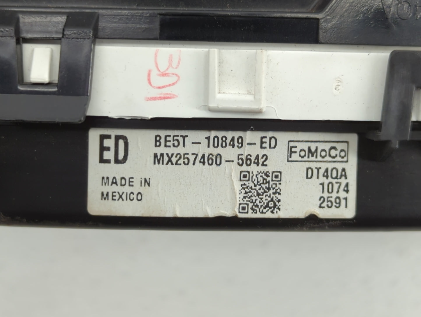 2011-2012 Ford Fusion Instrument Cluster Speedometer Gauges P/N:BE5T-10849-ED BE5T-10849-GD Fits Fits 2011 2012 OEM Used Aut