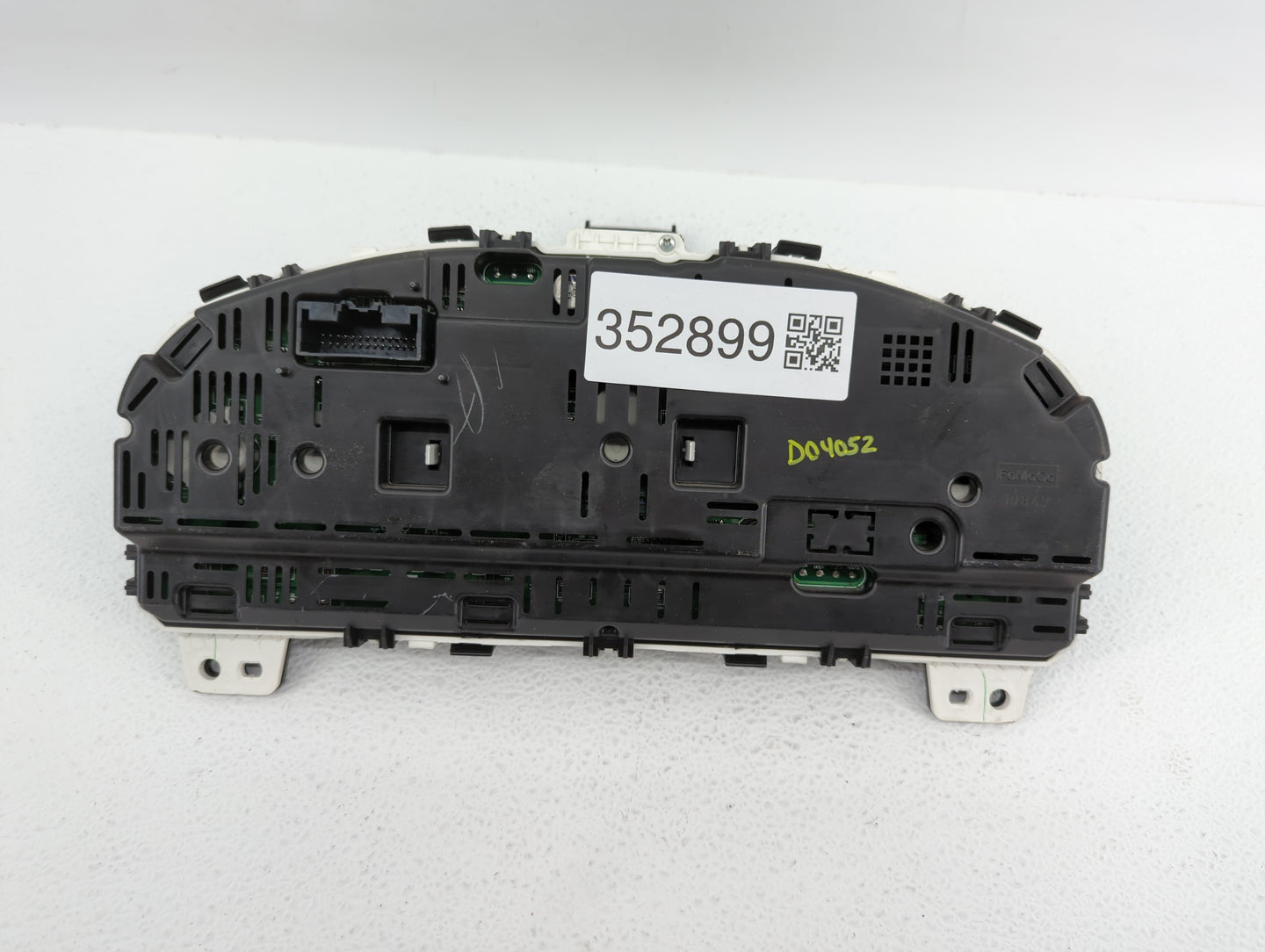 2011-2012 Ford Fusion Instrument Cluster Speedometer Gauges P/N:BE5T-10849-ED BE5T-10849-GD Fits Fits 2011 2012 OEM Used Aut