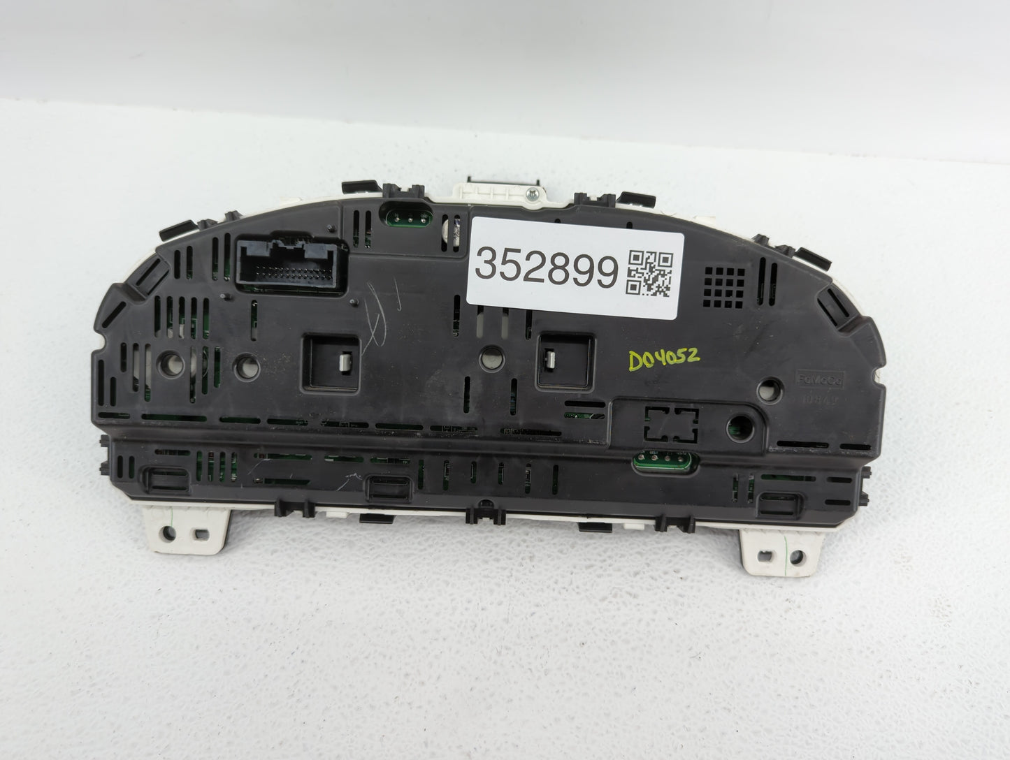 2011-2012 Ford Fusion Instrument Cluster Speedometer Gauges P/N:BE5T-10849-ED BE5T-10849-GD Fits Fits 2011 2012 OEM Used Aut