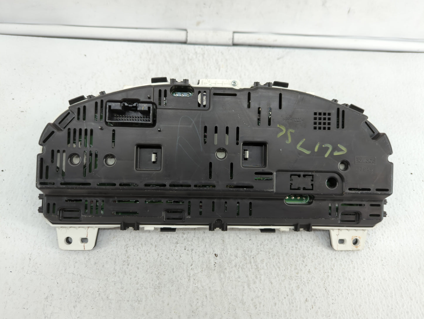 2011-2012 Ford Fusion Instrument Cluster Speedometer Gauges P/N:BE5T-10849-CD Fits Fits 2011 2012 OEM Used Auto Parts - Oemu