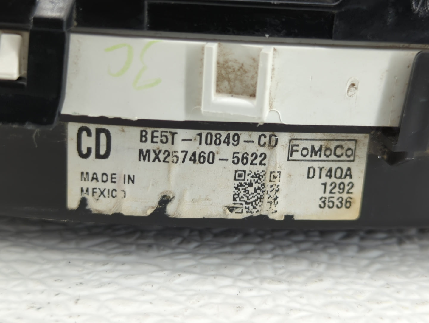 2011-2012 Ford Fusion Instrument Cluster Speedometer Gauges P/N:BE5T-10849-CD Fits Fits 2011 2012 OEM Used Auto Parts - Oemu
