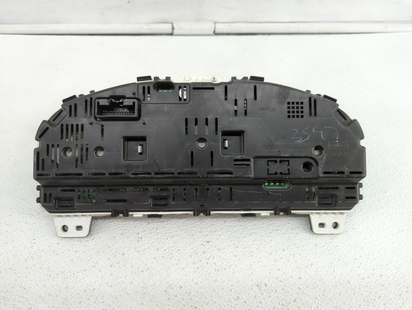 2011-2012 Ford Fusion Instrument Cluster Speedometer Gauges P/N:BE5T-10849-CD Fits Fits 2011 2012 OEM Used Auto Parts - Oemu