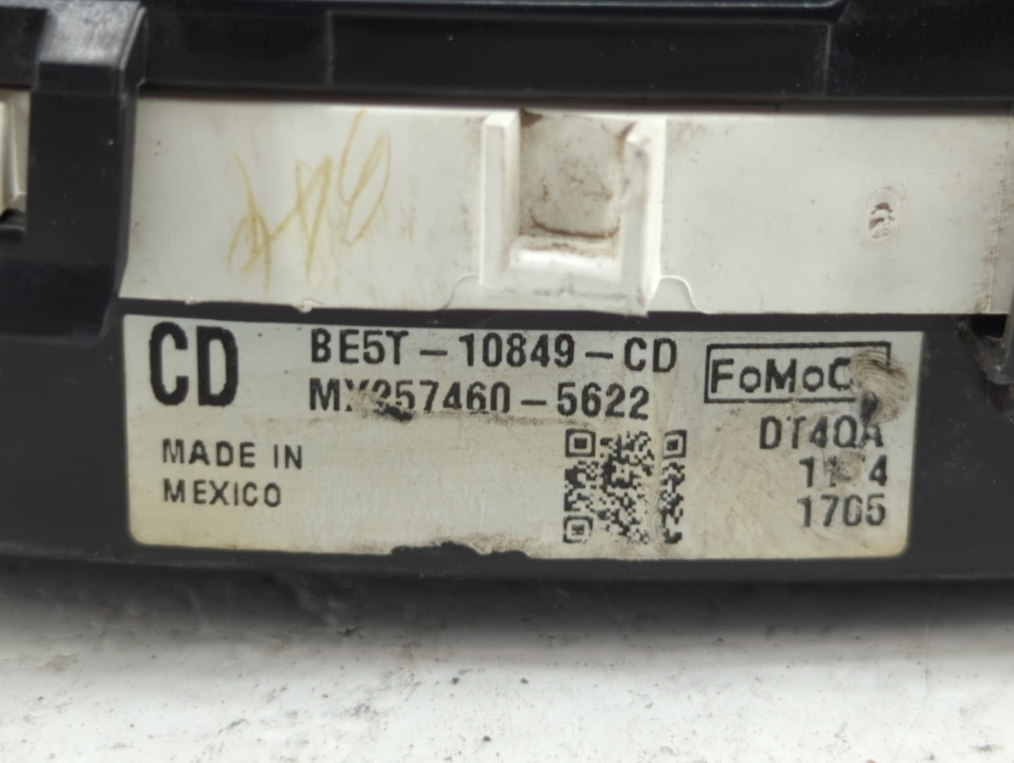 2011-2012 Ford Fusion Instrument Cluster Speedometer Gauges P/N:BE5T-10849-CD Fits Fits 2011 2012 OEM Used Auto Parts - Oemu
