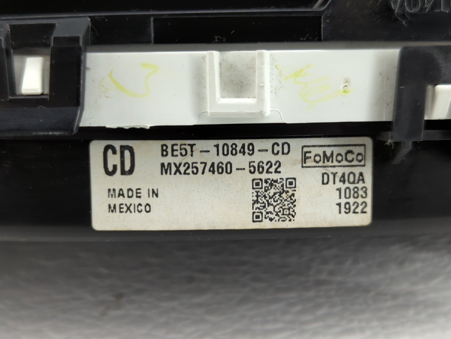 2011-2012 Ford Fusion Instrument Cluster Speedometer Gauges P/N:BE5T-10849-CD Fits Fits 2011 2012 OEM Used Auto Parts - Oemu