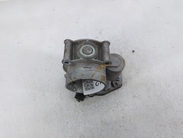 2010-2012 Ford Fusion Throttle Body P/N:9L8E-BC DS7E-9F991-AF, DS7Z-A, DS7Z-D, DS7E-9F991-AJ Fits Fits 2009 2010 2011 2012 OEM Used Auto Parts