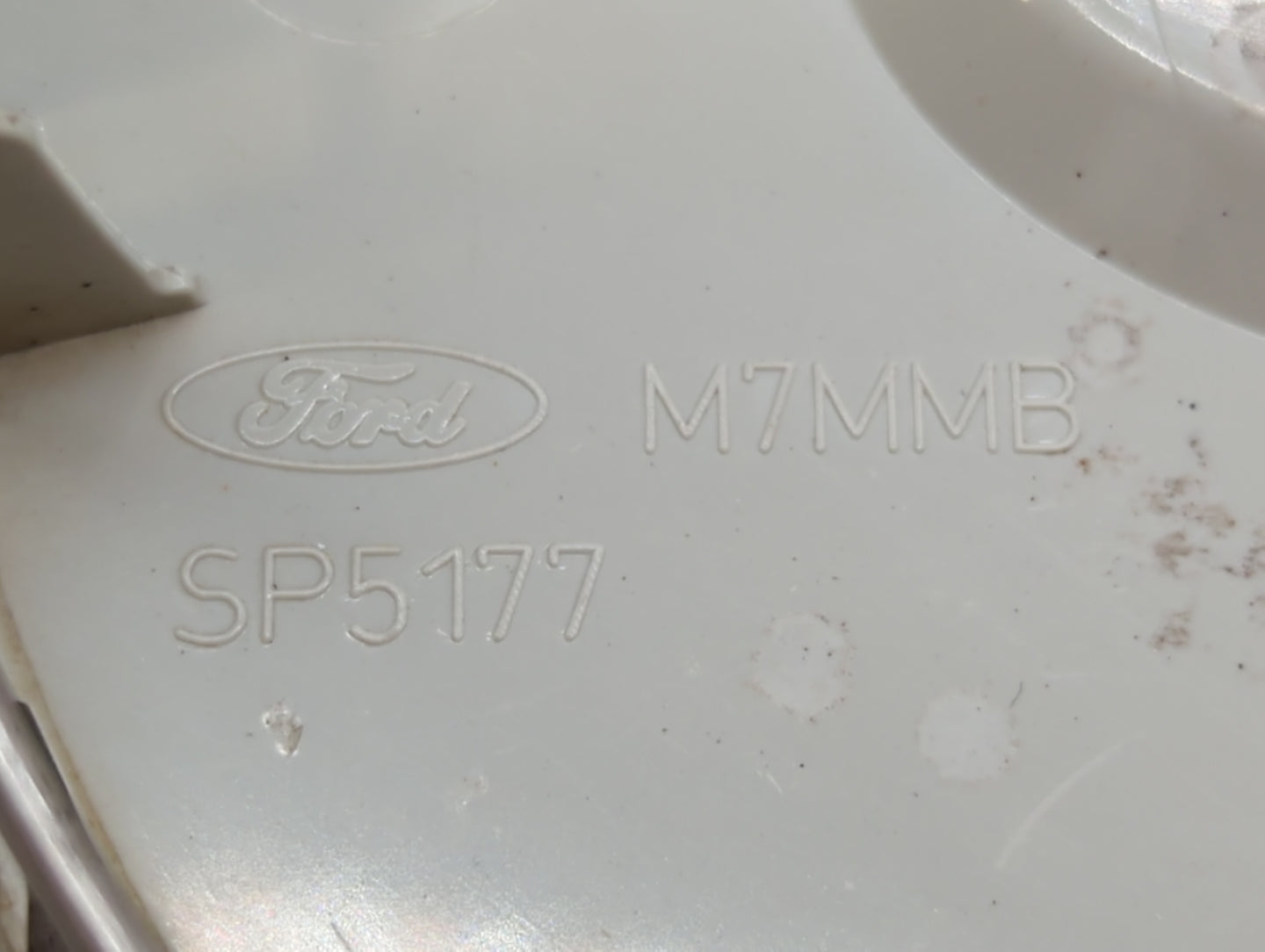 2012 Ford Fusion Rim Wheel Center Cap Silver - Oemusedautoparts1.com