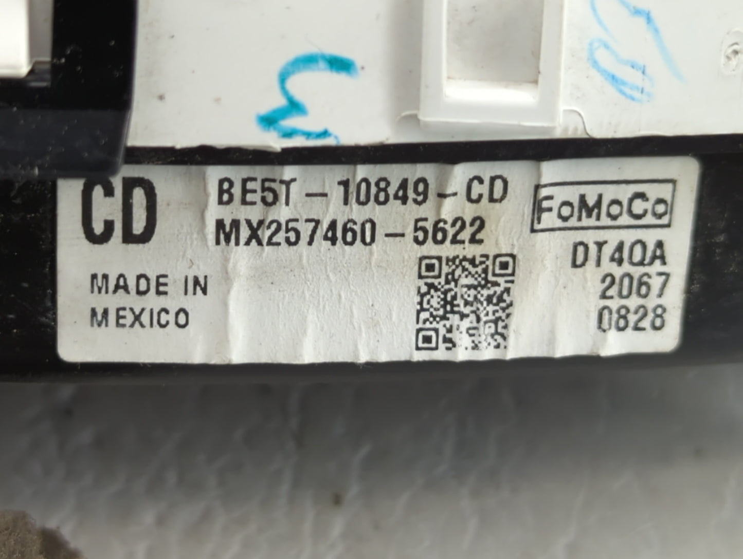 2011-2012 Ford Fusion Instrument Cluster Speedometer Gauges P/N:BE5T-10849-CD Fits Fits 2011 2012 OEM Used Auto Parts - Oemu