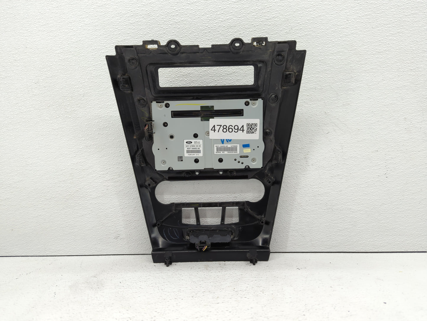 2010-2012 Ford Fusion Radio Control Panel - Oemusedautoparts1.com