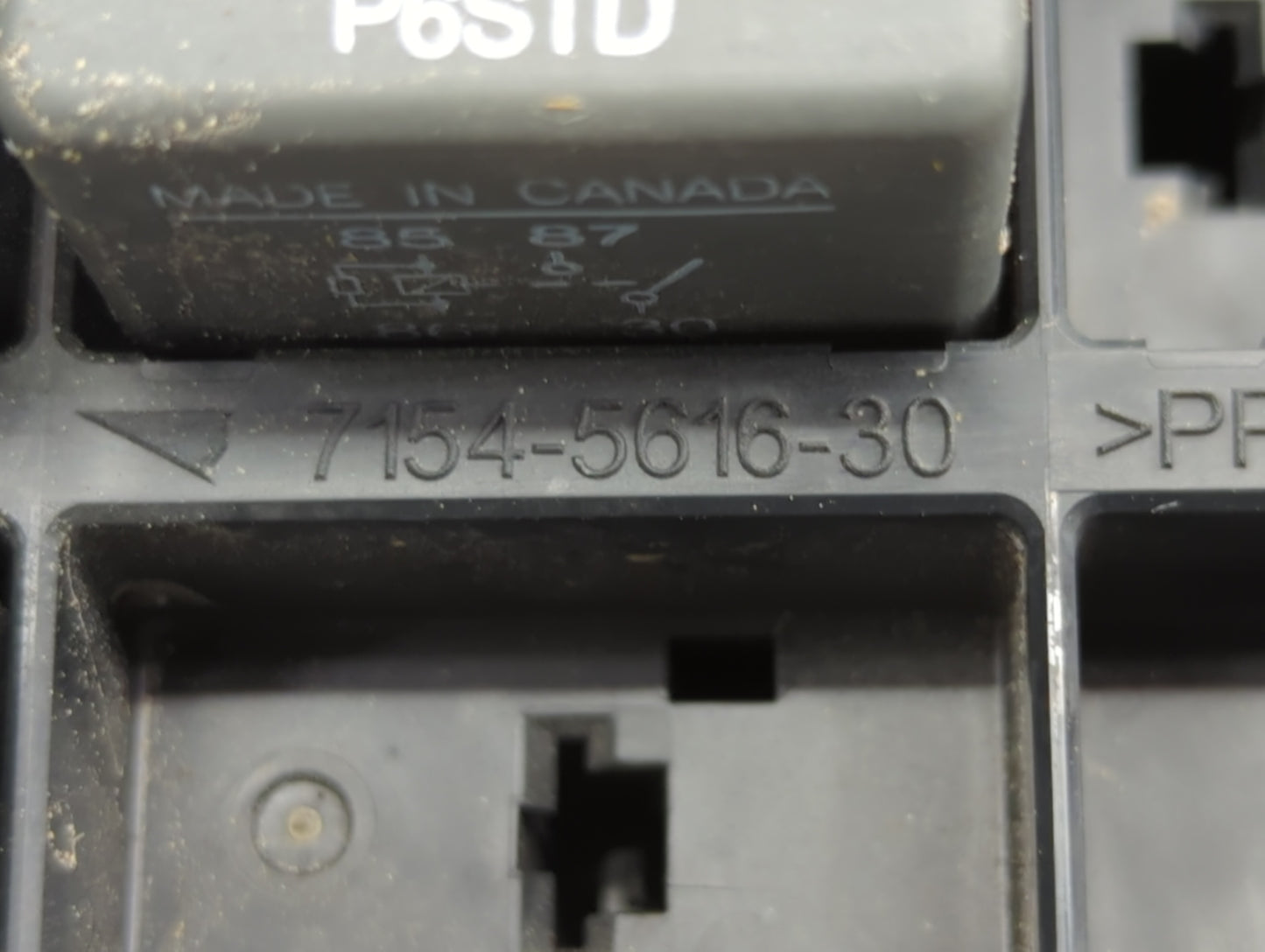 2010-2012 Ford Fusion Fusebox Fuse Box Panel Relay Module P/N:8E5T-14A003-AB BE5T-14290-D, BE5T-14290-F Fits Fits 2010 2011 