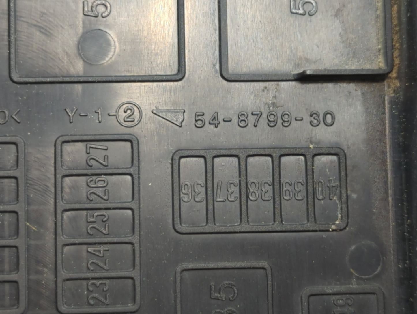 2010-2012 Ford Fusion Fusebox Fuse Box Panel Relay Module P/N:8E5T-14A003-AB BE5T-14290-D, BE5T-14290-F Fits Fits 2010 2011 