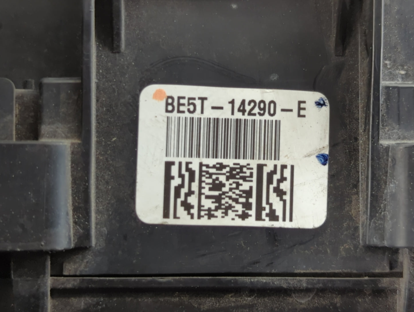 2010-2012 Ford Fusion Fusebox Fuse Box Panel Relay Module P/N:BE5T-14290-E Fits Fits 2010 2011 2012 OEM Used Auto Parts - Oe