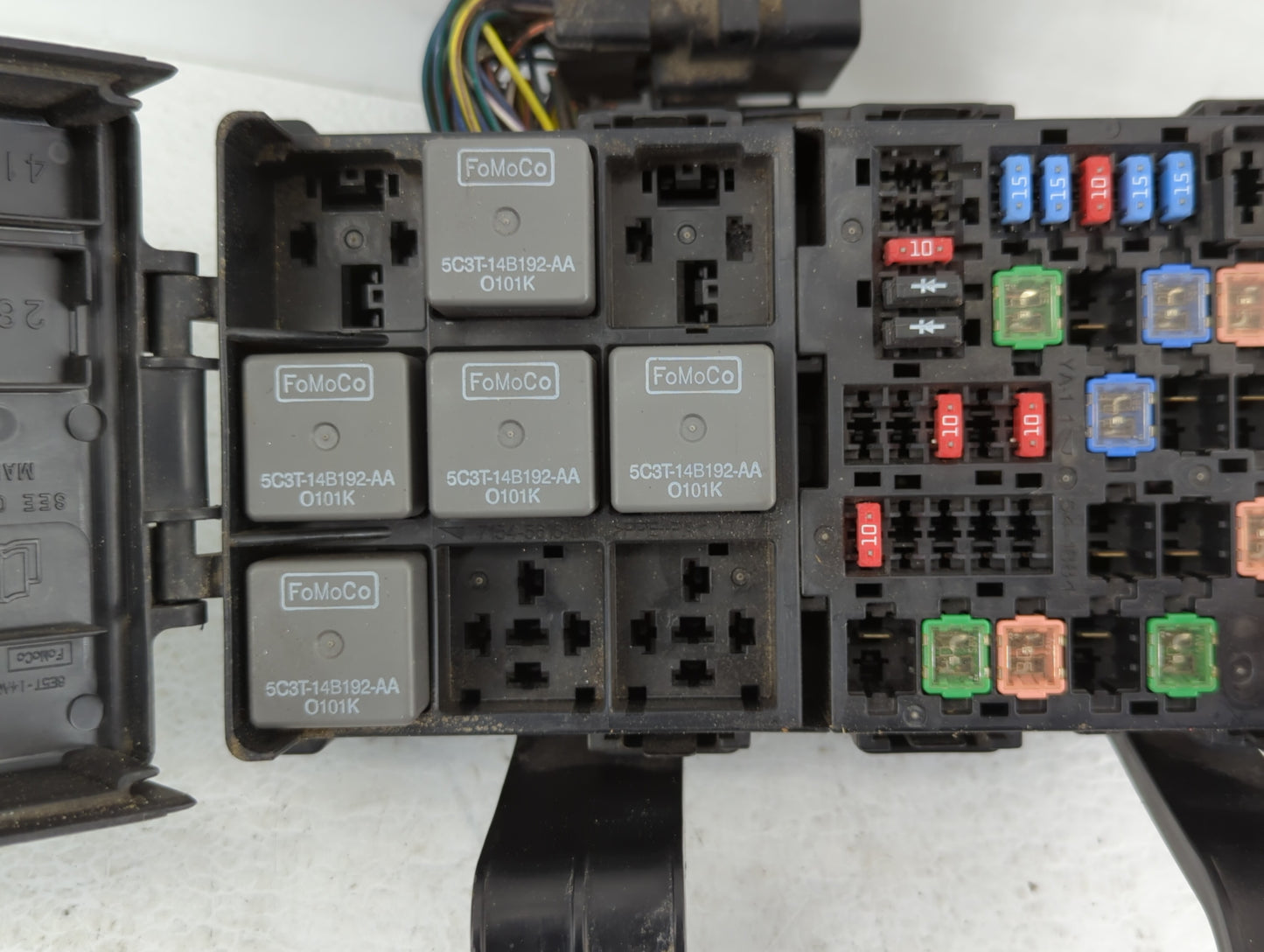 2010-2012 Ford Fusion Fusebox Fuse Box Panel Relay Module P/N:BE5T-14290-E 7E5T-14A003-BA Fits Fits 2010 2011 2012 OEM Used 