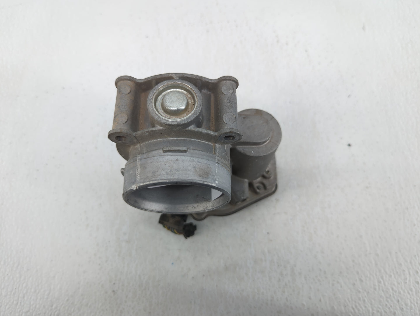 2010-2012 Ford Fusion Throttle Body P/N:DS7E-9F991-AD Fits Fits 2009 2010 2011 2012 OEM Used Auto Parts - Oemusedautoparts1.