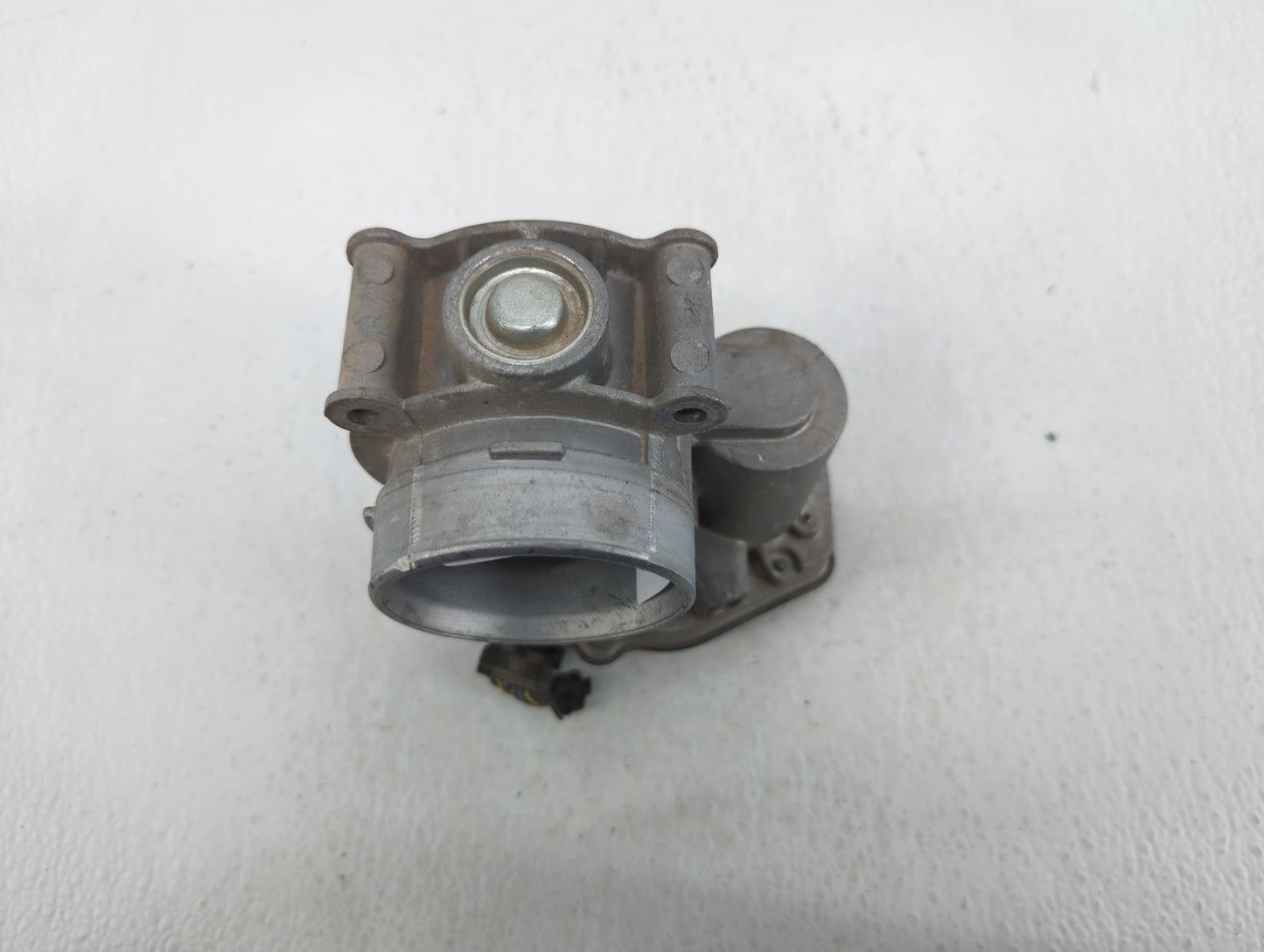 2010-2012 Ford Fusion Throttle Body P/N:DS7E-9F991-AD Fits Fits 2009 2010 2011 2012 OEM Used Auto Parts - Oemusedautoparts1.