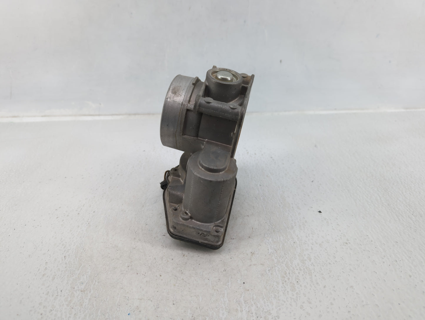 2010-2012 Ford Fusion Throttle Body P/N:DS7E-9F991-AD Fits Fits 2009 2010 2011 2012 OEM Used Auto Parts - Oemusedautoparts1.
