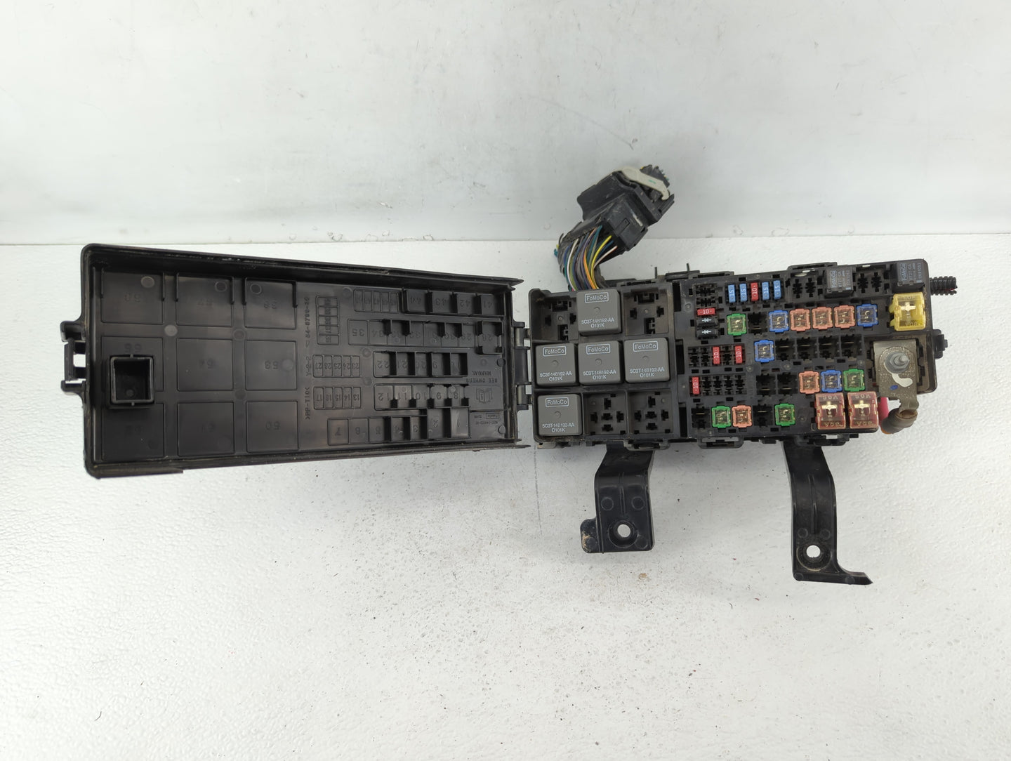 2010-2012 Ford Fusion Fusebox Fuse Box Panel Relay Module P/N:BE5T-14290-E Fits Fits 2010 2011 2012 OEM Used Auto Parts - Oe