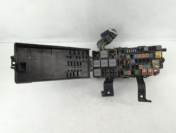 2010-2012 Ford Fusion Fusebox Fuse Box Panel Relay Module P/N:BE5T-14290-E Fits Fits 2010 2011 2012 OEM Used Auto Parts