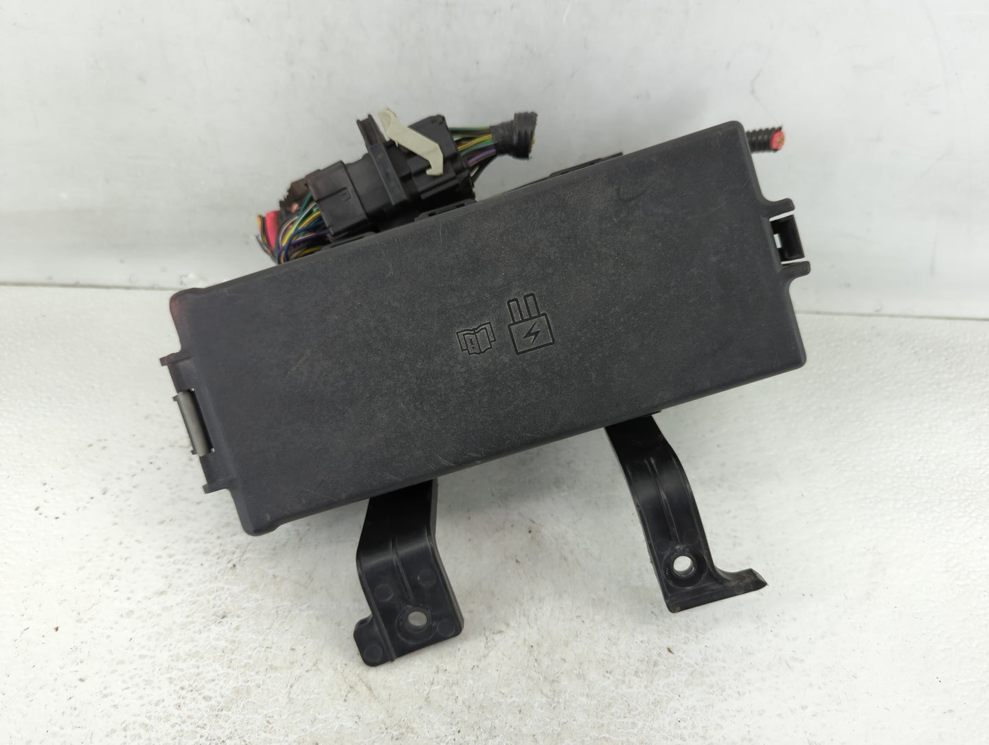 2010-2012 Ford Fusion Fusebox Fuse Box Panel Relay Module P/N:54-7146-30 Fits Fits 2010 2011 2012 OEM Used Auto Parts - Oemu