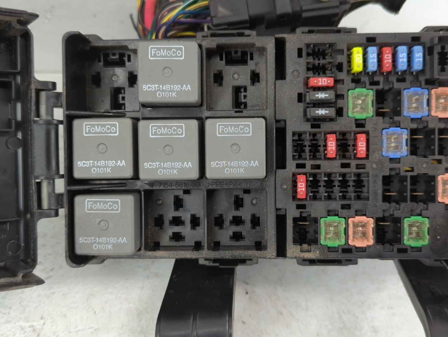 2010-2012 Ford Fusion Fusebox Fuse Box Panel Relay Module P/N:54-7146-30 Fits Fits 2010 2011 2012 OEM Used Auto Parts - Oemu