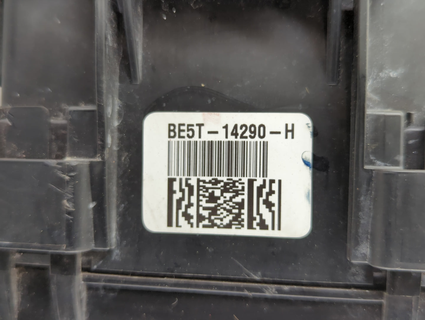 2010-2012 Ford Fusion Fusebox Fuse Box Panel Relay Module P/N:54-7146-30 Fits Fits 2010 2011 2012 OEM Used Auto Parts - Oemu