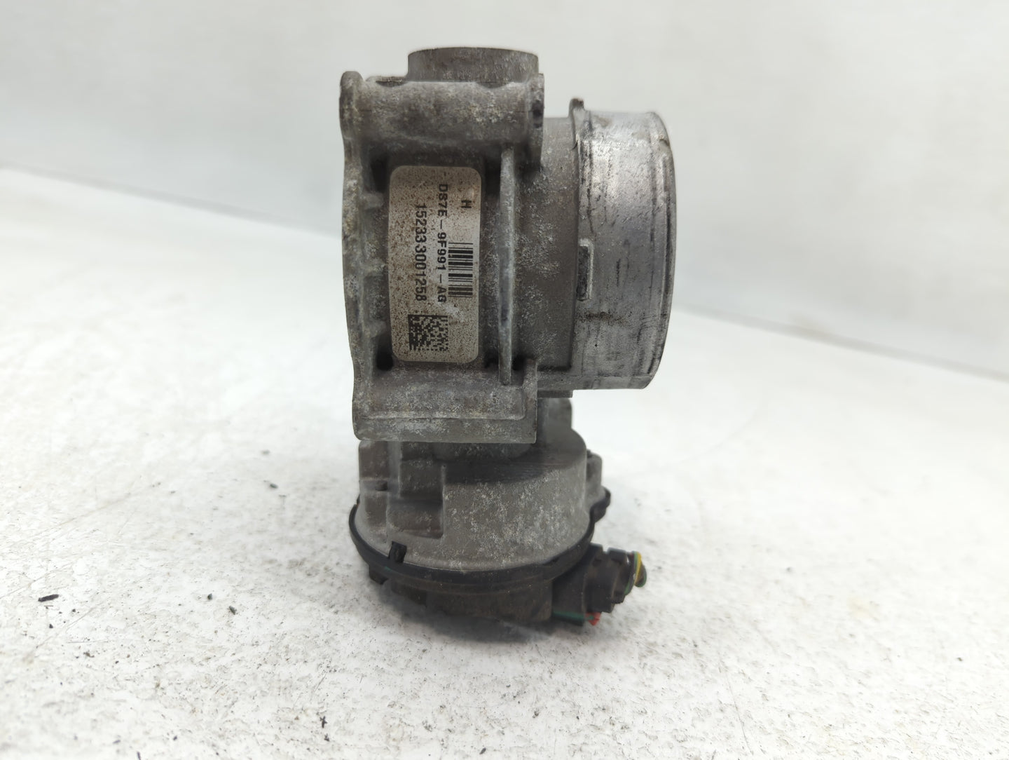 2010-2012 Ford Fusion Throttle Body P/N:DS76-9F991-AG Fits Fits 2009 2010 2011 2012 OEM Used Auto Parts - Oemusedautoparts1.