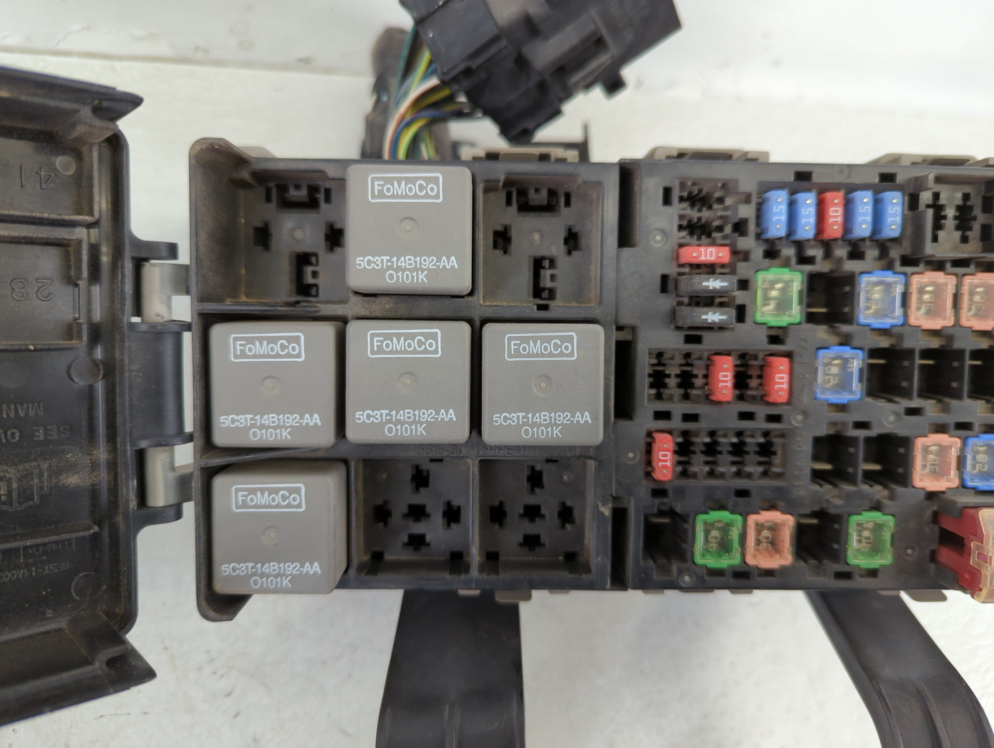 2010-2012 Ford Fusion Fusebox Fuse Box Panel Relay Module P/N:BE5T-14290-E Fits Fits 2010 2011 2012 OEM Used Auto Parts - Oe