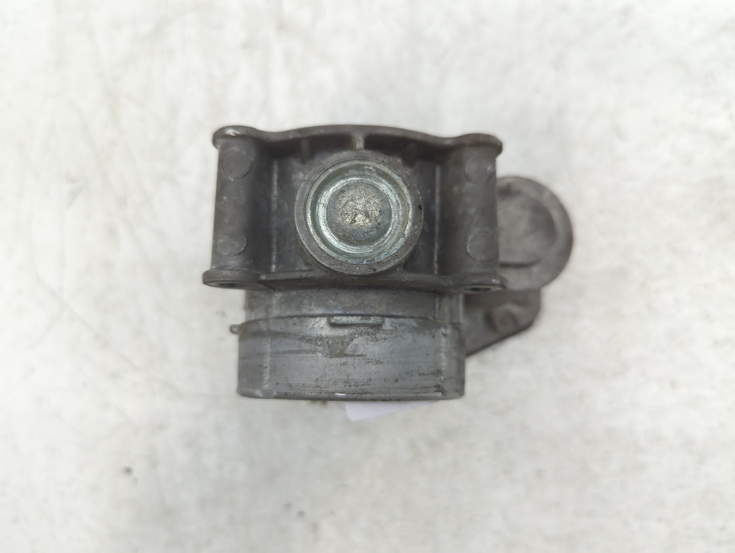 2010-2012 Ford Fusion Throttle Body P/N:DS7Z-D Fits Fits 2009 2010 2011 2012 OEM Used Auto Parts - Oemusedautoparts1.com