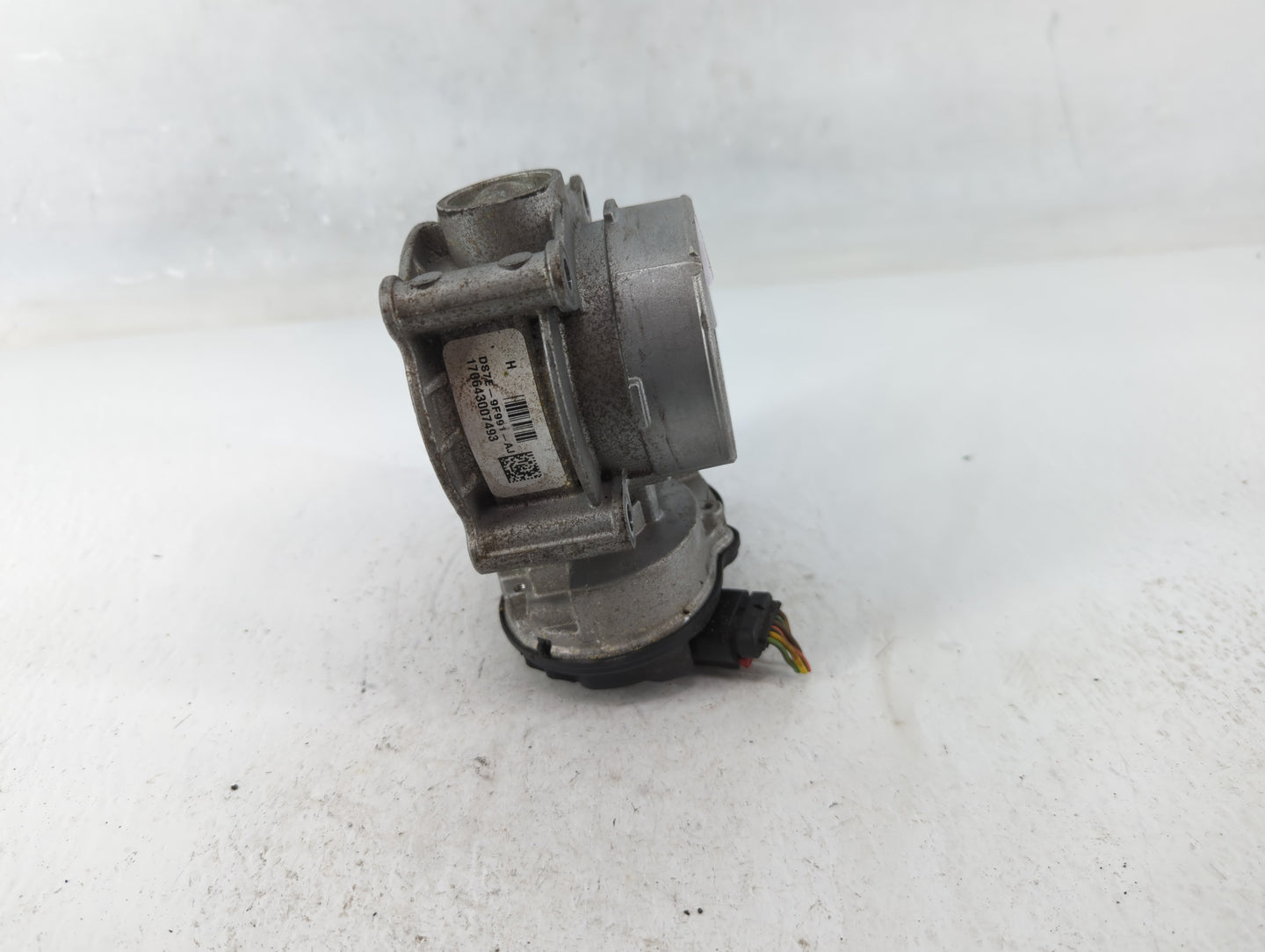 2010-2012 Ford Fusion Throttle Body P/N:DS7E-9F991-AJ Fits Fits 2009 2010 2011 2012 OEM Used Auto Parts - Oemusedautoparts1.