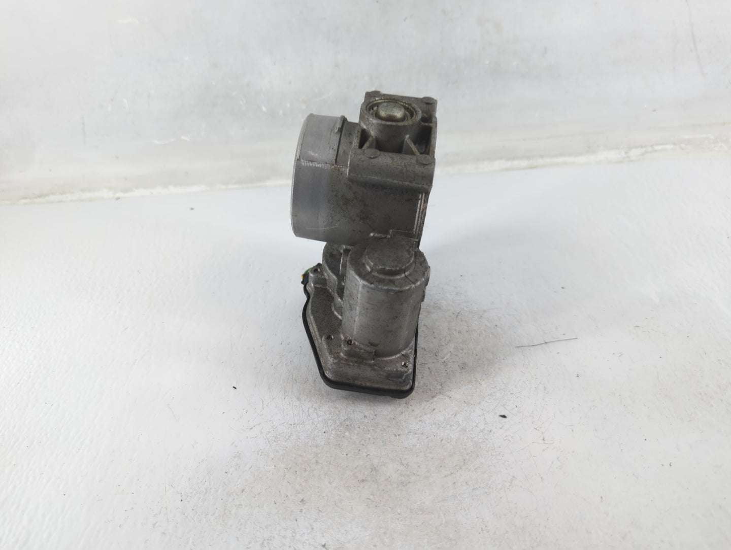 2010-2012 Ford Fusion Throttle Body P/N:9L8E-BF 111933004274 Fits Fits 2009 2010 2011 2012 OEM Used Auto Parts - Oemusedauto