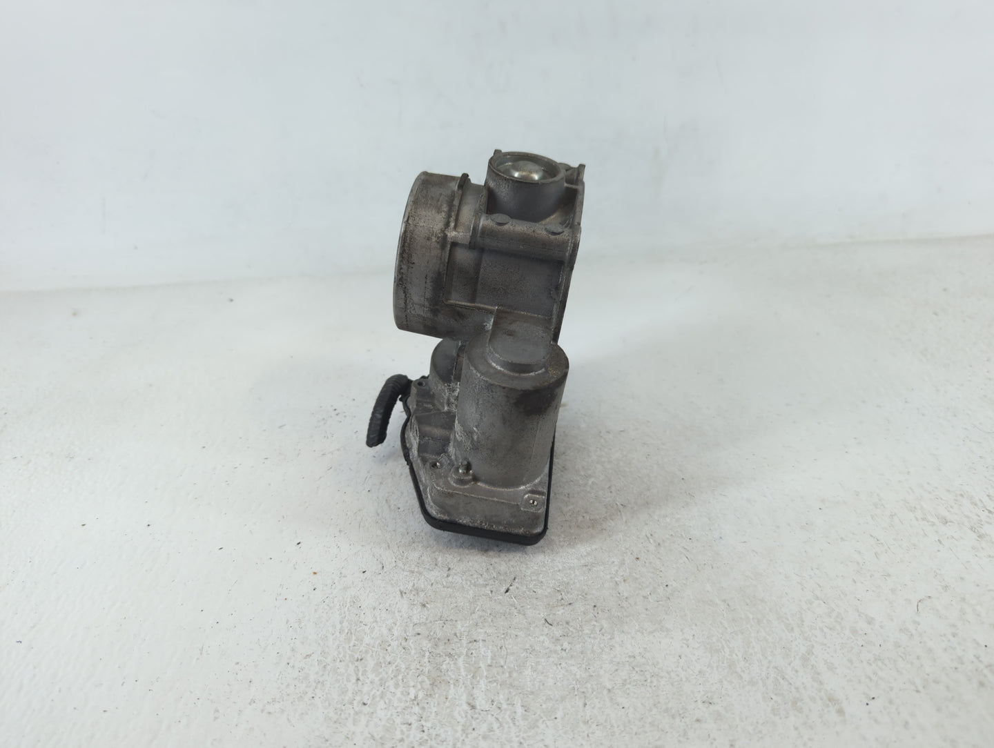 2010-2012 Ford Fusion Throttle Body P/N:DS7E-9F991-AJ Fits Fits 2009 2010 2011 2012 OEM Used Auto Parts - Oemusedautoparts1.