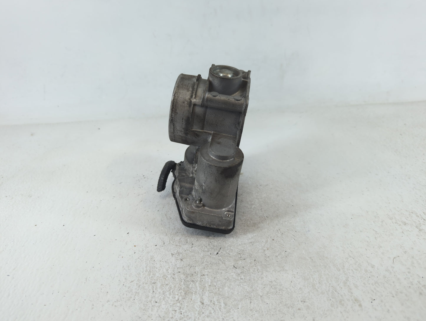 2010-2012 Ford Fusion Throttle Body P/N:DS7E-9F991-AJ Fits Fits 2009 2010 2011 2012 OEM Used Auto Parts - Oemusedautoparts1.