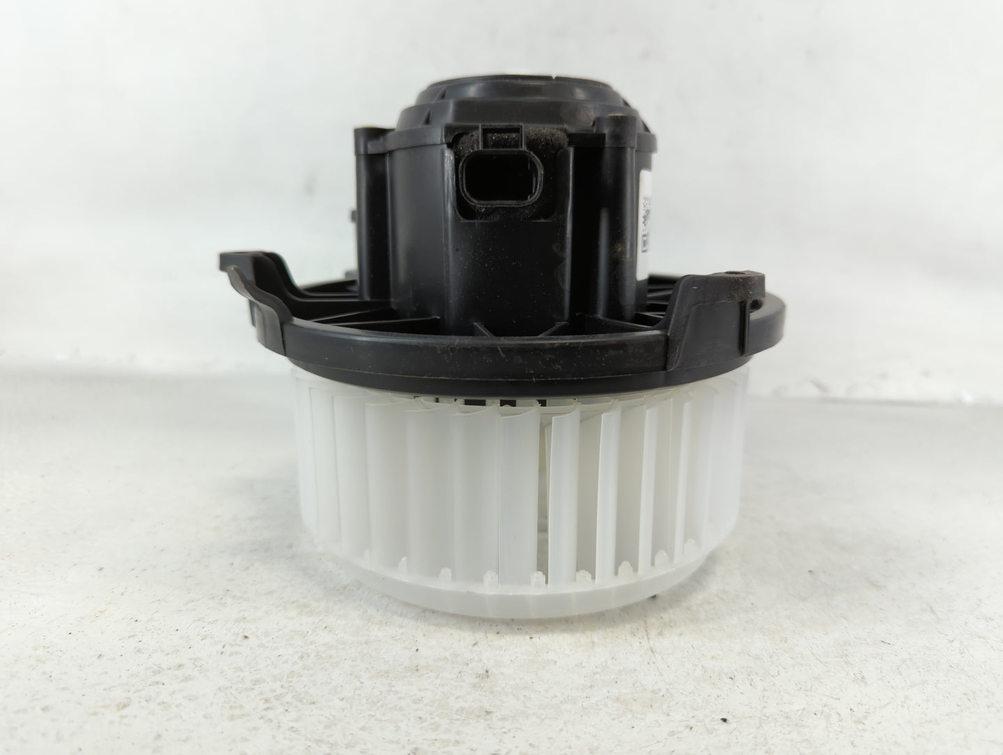 2010-2012 Ford Fusion Heater AC Blower Motor P/N:AE5H-19805-AD Fits Fits 2010 2011 2012 OEM Used Auto Parts - Oemusedautopar