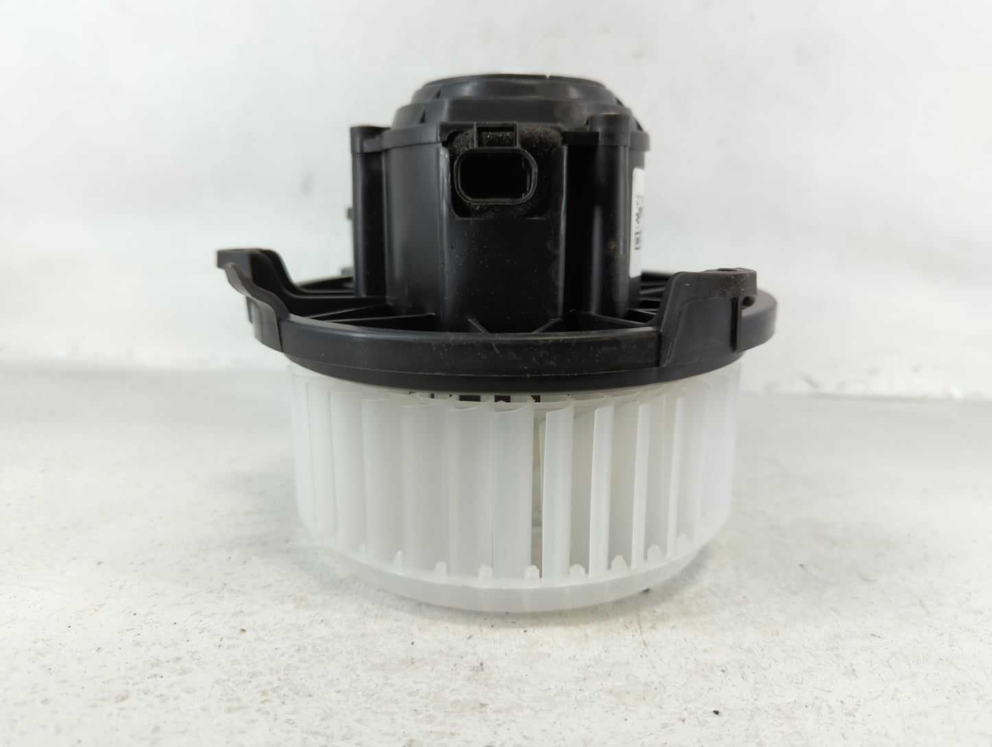2010-2012 Ford Fusion Heater AC Blower Motor P/N:AE5H-19805-AD Fits Fits 2010 2011 2012 OEM Used Auto Parts - Oemusedautopar