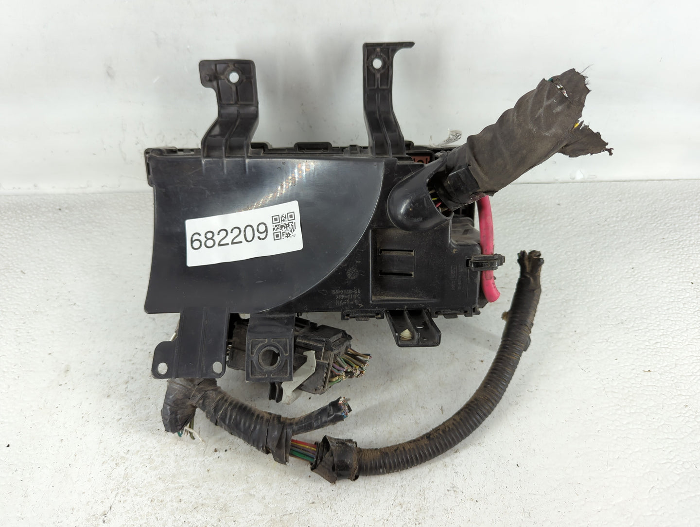 2010-2012 Ford Fusion Fusebox Fuse Box Panel Relay Module P/N:54-7146-30 Fits Fits 2010 2011 2012 OEM Used Auto Parts - Oemu