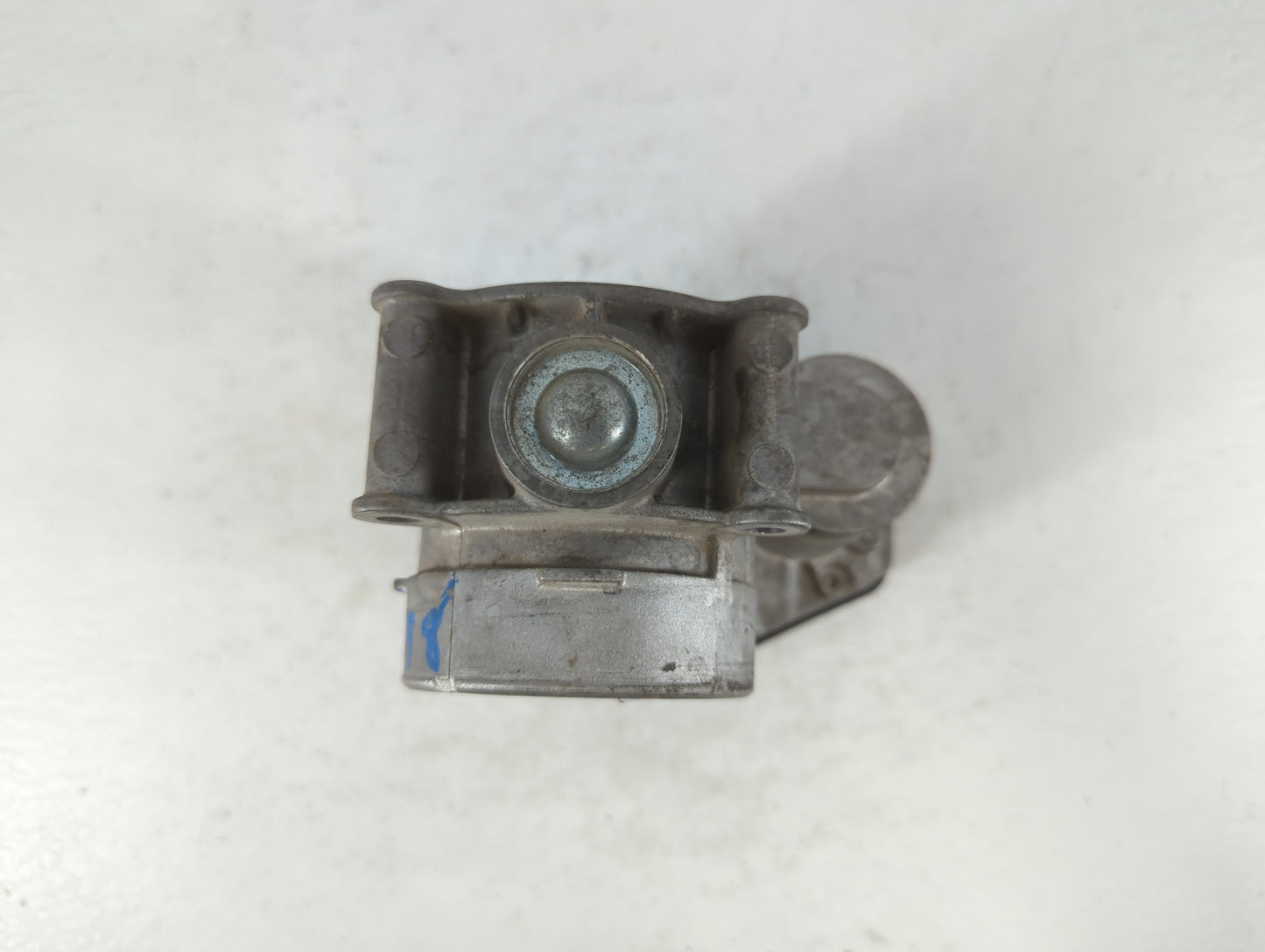 2010-2012 Ford Fusion Throttle Body P/N:170243002129 DS7E-9F991-AJ Fits Fits 2009 2010 2011 2012 OEM Used Auto Parts - Oemus