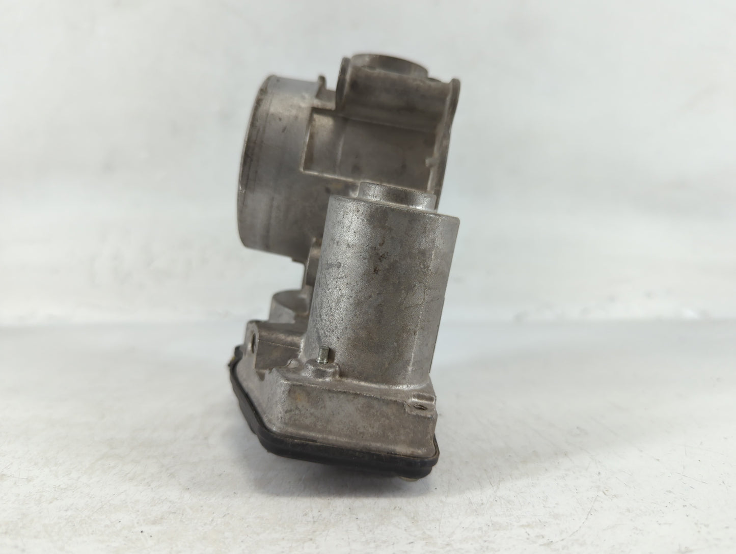 2010-2012 Ford Fusion Throttle Body P/N:170243002129 DS7E-9F991-AJ Fits Fits 2009 2010 2011 2012 OEM Used Auto Parts - Oemus