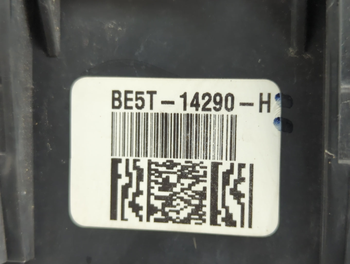 2010-2012 Ford Fusion Fusebox Fuse Box Panel Relay Module P/N:BE5T-14290-H Fits Fits 2010 2011 2012 OEM Used Auto Parts - Oe