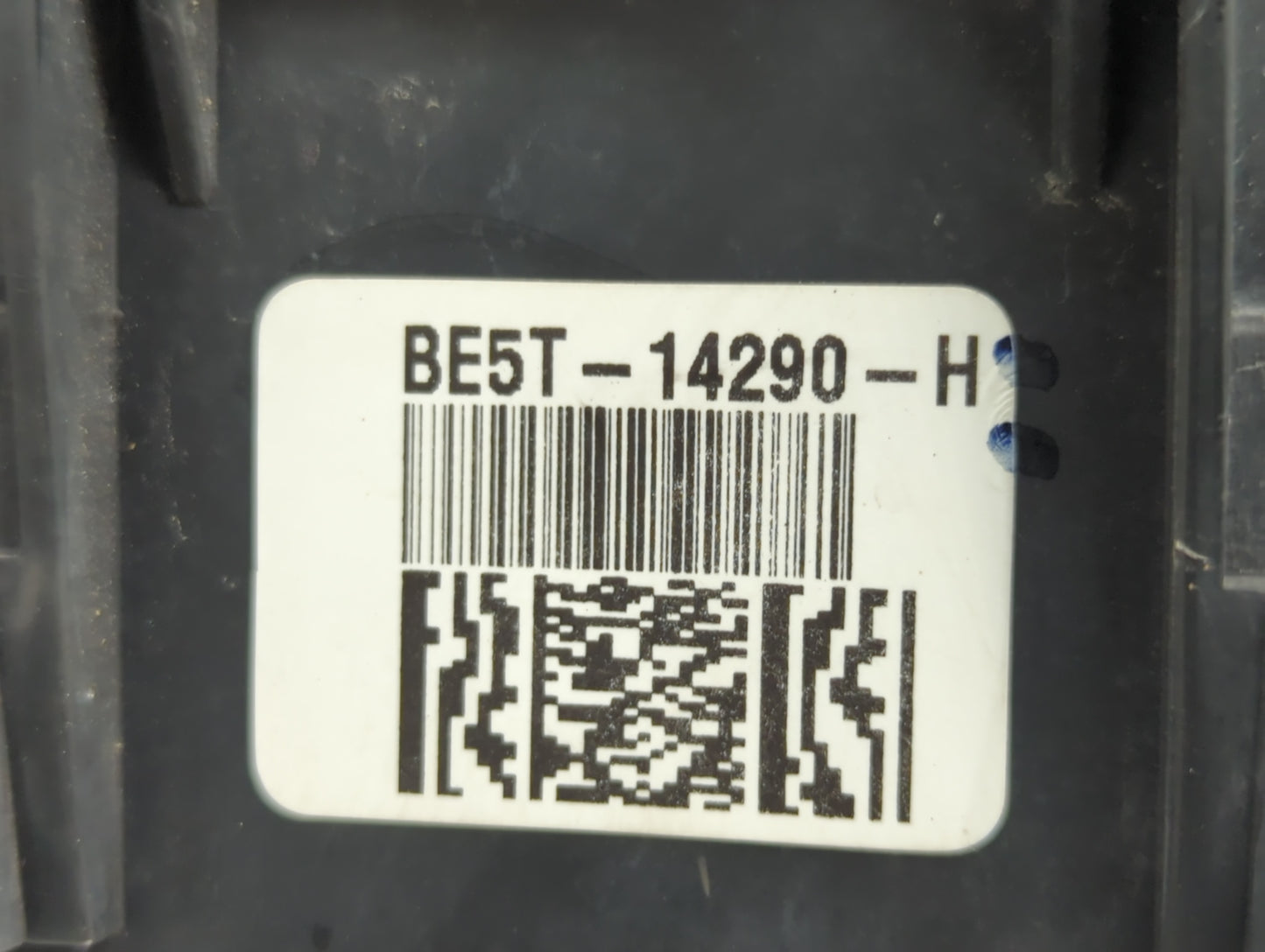 2010-2012 Ford Fusion Fusebox Fuse Box Panel Relay Module P/N:BE5T-14290-H Fits Fits 2010 2011 2012 OEM Used Auto Parts - Oe