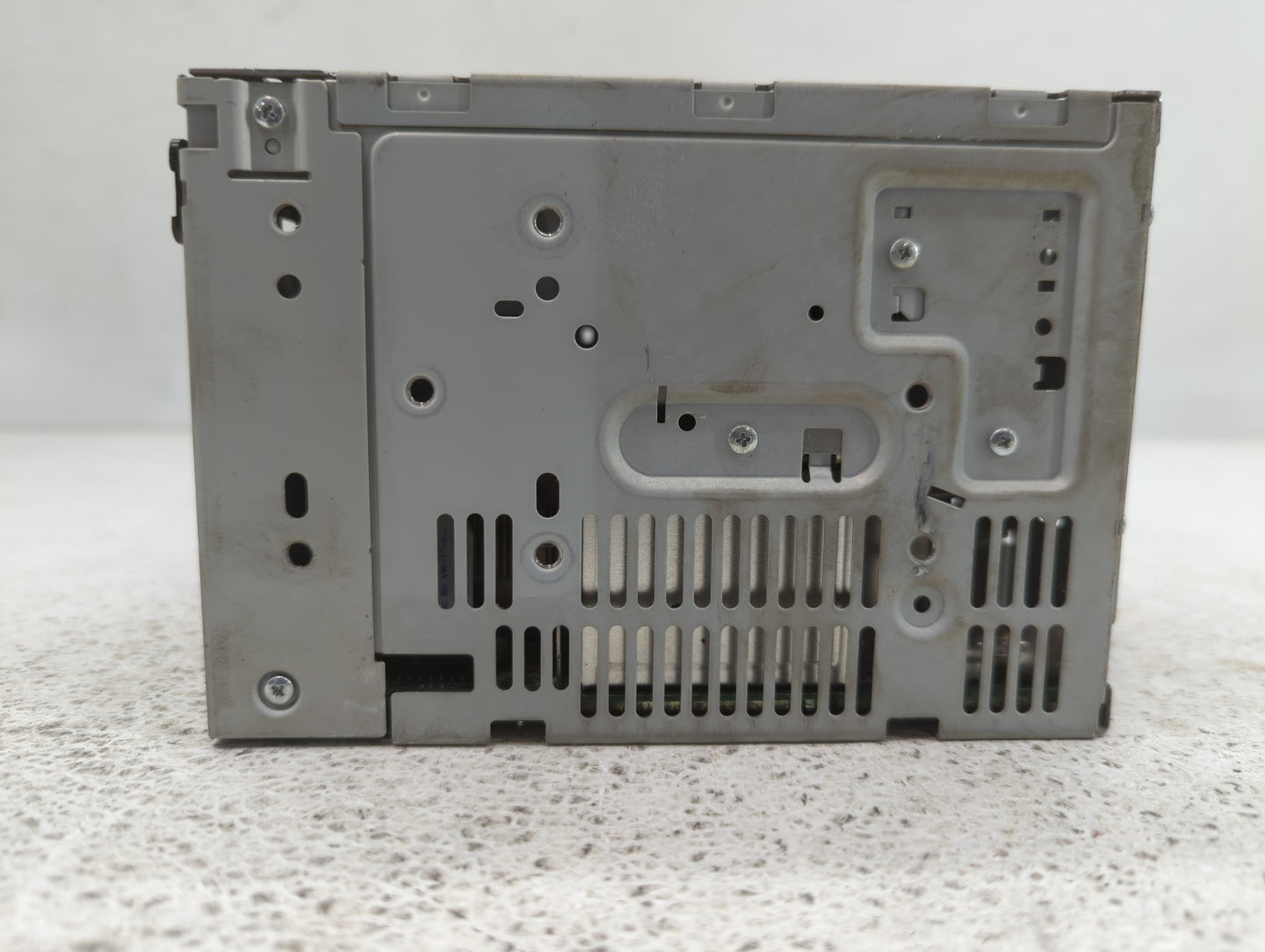 2010-2012 Ford Fusion Radio AM FM Cd Player Receiver Replacement P/N:BE5T-19C157-AB Fits Fits 2010 2011 2012 OEM Used Auto P