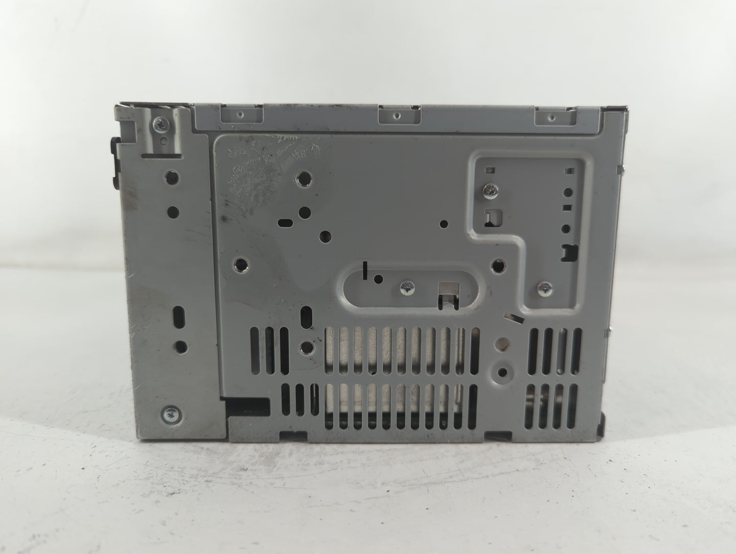 2010-2012 Ford Fusion Radio AM FM Cd Player Receiver Replacement P/N:BE5T-19C157-AB Fits Fits 2010 2011 2012 OEM Used Auto P